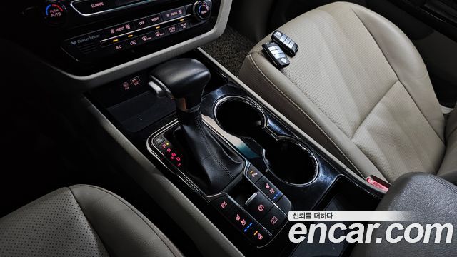 Kia Carnival 9-Seater Prstige 2020 — фото 9
