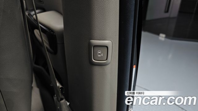 Kia Carnival 9-Seater Prstige 2020 — фото 17