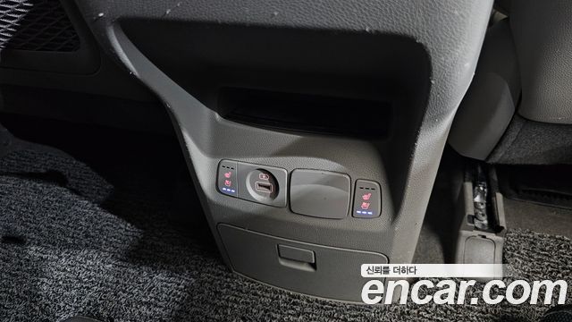 Kia Carnival 9-Seater Prstige 2020 — фото 19