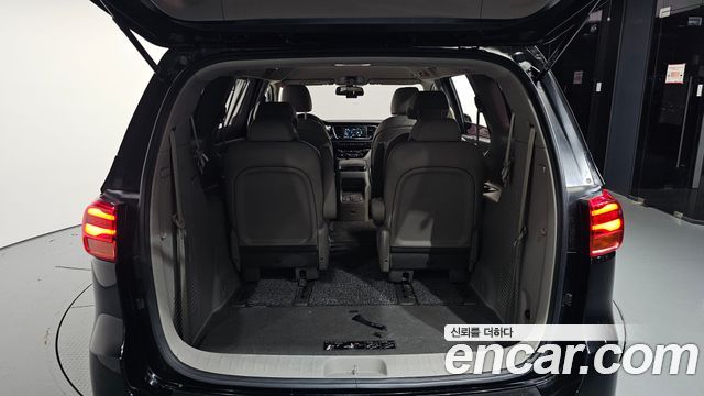 Kia Carnival 9-Seater Prstige 2020 — фото 20