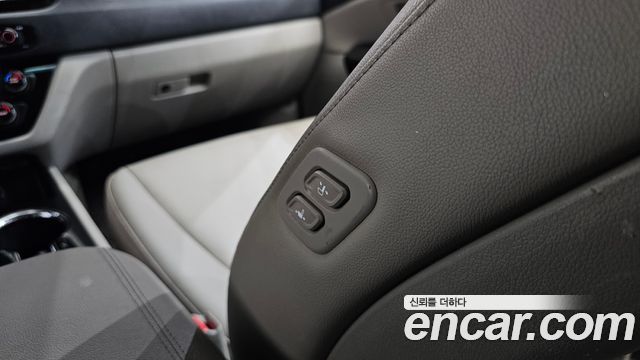 Kia Carnival 9-Seater Prstige 2020 — фото 29