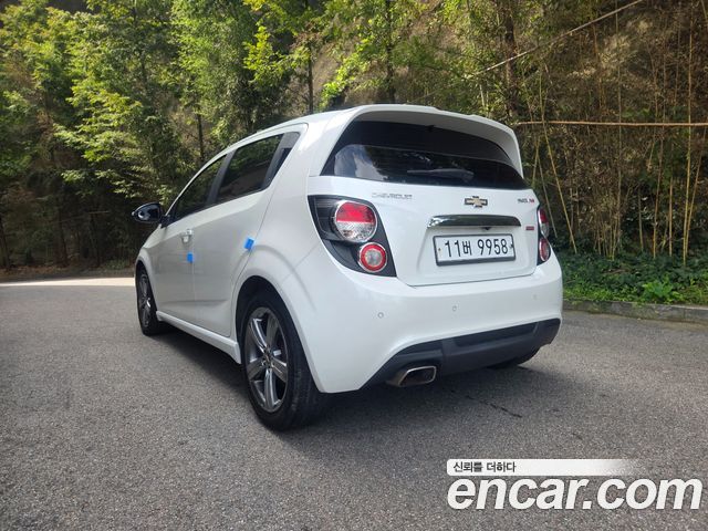 Chevrolet Aveo Hatchback 1.4 Turbo RS 2015 — фото 4