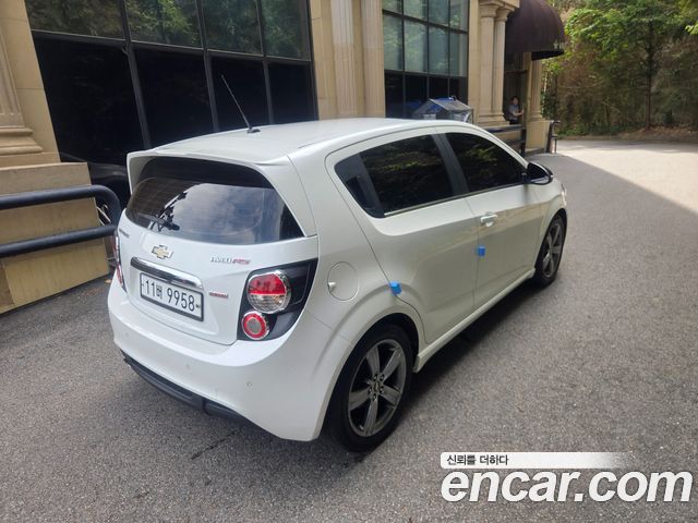 Chevrolet Aveo Hatchback 1.4 Turbo RS 2015 — фото 6