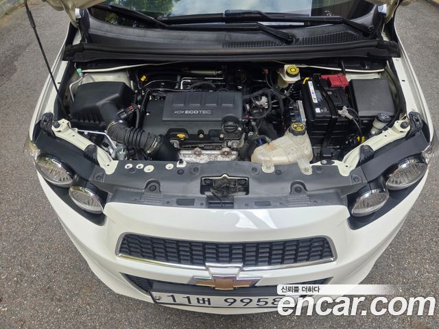 Chevrolet Aveo Hatchback 1.4 Turbo RS 2015 — фото 24