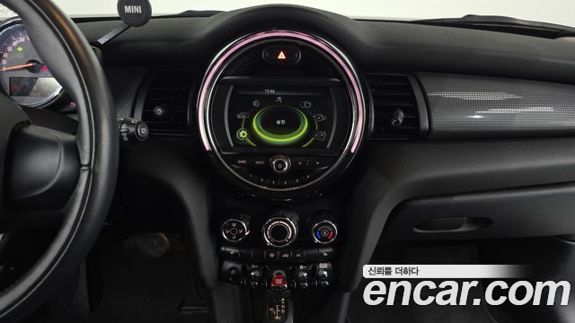 MINI Cooper Standard Third Generation 2018 — фото 13