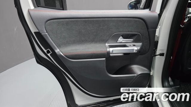 Mercedes-Benz GLB-Class (X247) AMG GLB35 4MATIC 2021 — фото 25