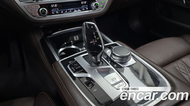 BMW 7 Series (G11) 740Li xDrive M Sport Package 2017 — фото 9