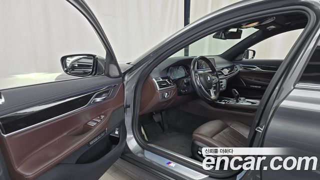 BMW 7 Series (G11) 740Li xDrive M Sport Package 2017 — фото 10