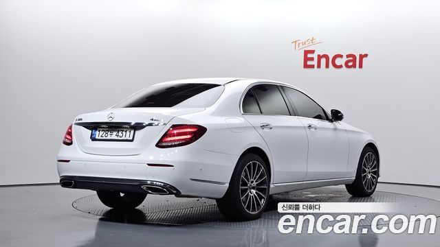 Mercedes-Benz E-Class (W213) E300 4MATIC Exclusive 2018 — фото 2