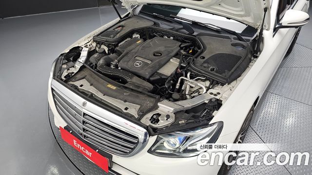 Mercedes-Benz E-Class (W213) E300 4MATIC Exclusive 2018 — фото 6