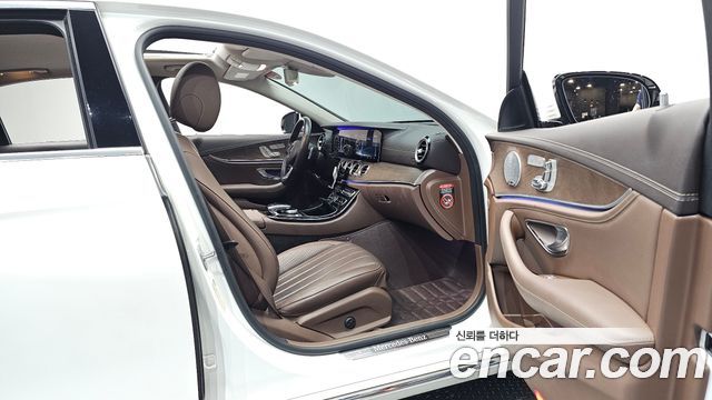 Mercedes-Benz E-Class (W213) E300 4MATIC Exclusive 2018 — фото 11