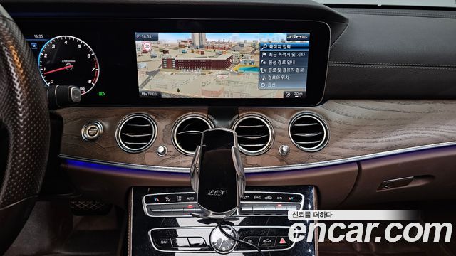 Mercedes-Benz E-Class (W213) E300 4MATIC Exclusive 2018 — фото 14