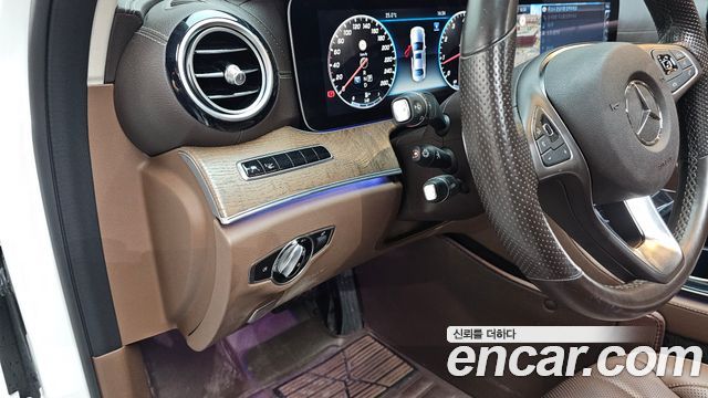 Mercedes-Benz E-Class (W213) E300 4MATIC Exclusive 2018 — фото 30