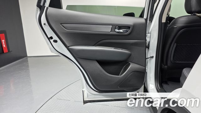 Renault Korea QM6 2.0 LPe LE Signature 2WD 2023 — фото 25
