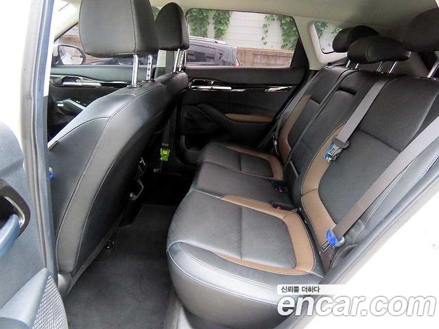 Kia Seltos Gasoline 1.6 Turbo 2WD Signature 2023 — фото 6