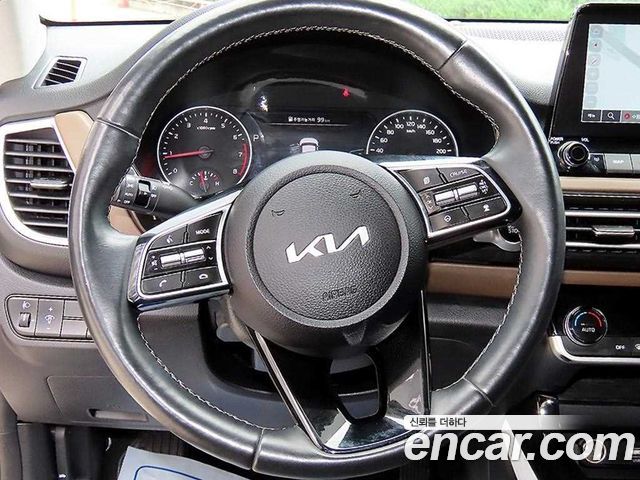 Kia Seltos Gasoline 1.6 Turbo 2WD Signature 2023 — фото 8