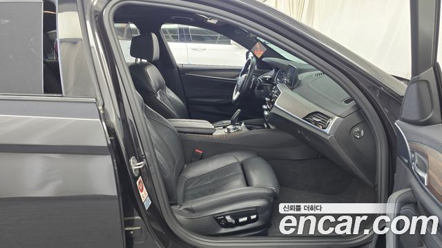 BMW 5 Series (G30) 520d M Sport Package Plus 2017 — фото 11