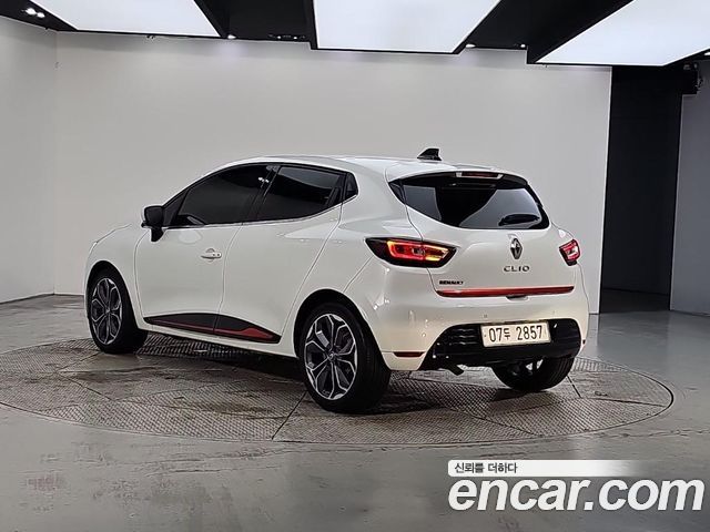 Renault Korea Clio Iconic 2019 — фото 3