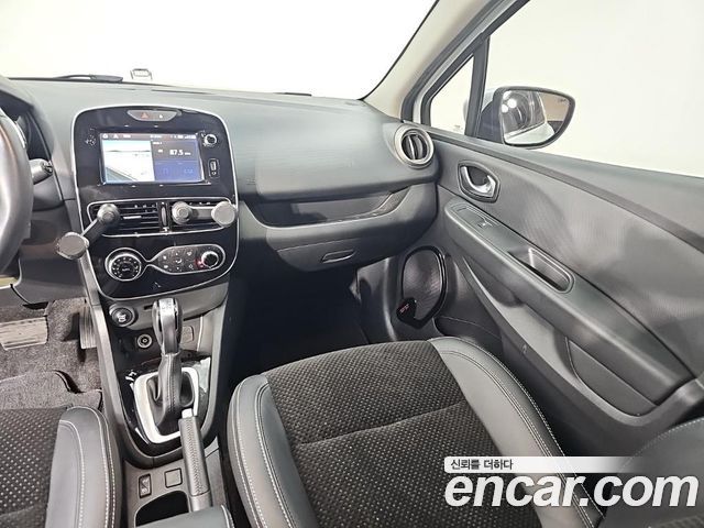 Renault Korea Clio Iconic 2019 — фото 10