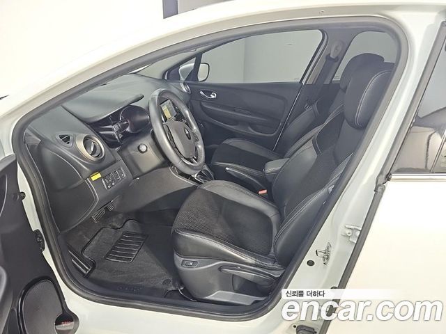 Renault Korea Clio Iconic 2019 — фото 15