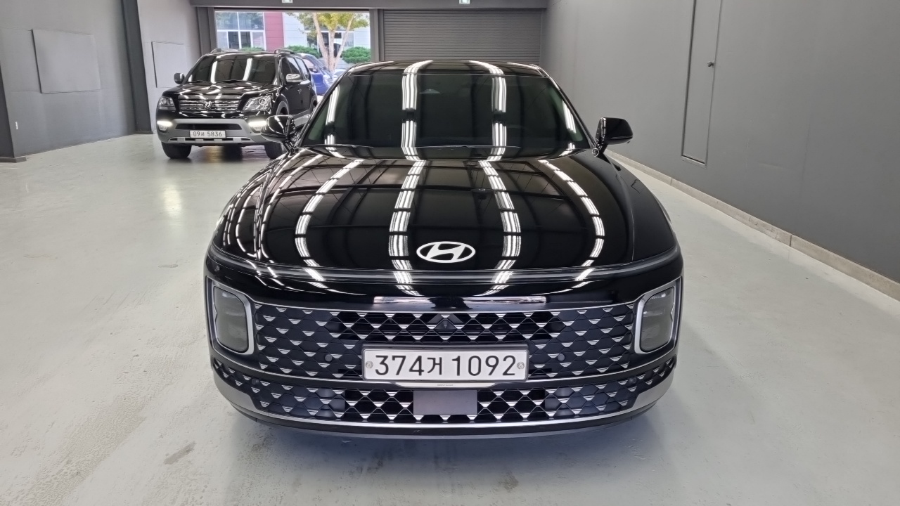 Hyundai Grandeur (GN7) 2,5 Gasoline 2WD Exclusive 2023 — фото 3