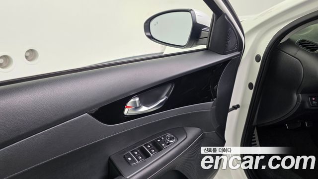 Kia K3 (II) 1.6 Prestige 2024 — фото 31