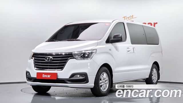 Hyundai Grand Starex Van 5-Seater Smart