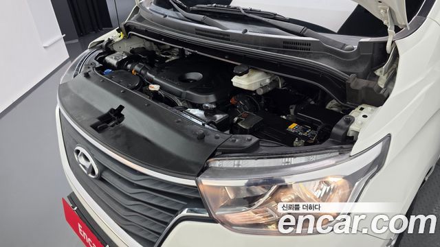 Hyundai Grand Starex Van 5-Seater Smart 2021 — фото 6
