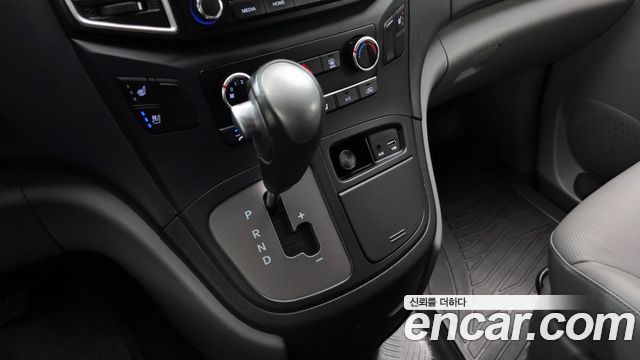 Hyundai Grand Starex Van 5-Seater Smart 2021 — фото 9
