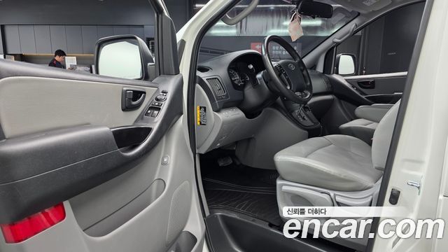 Hyundai Grand Starex Van 5-Seater Smart 2021 — фото 10