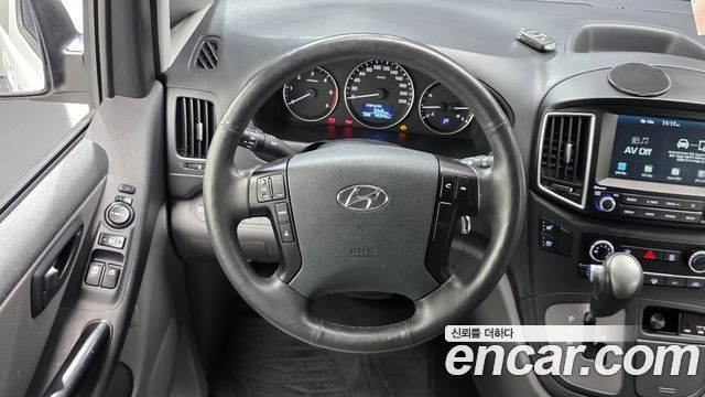 Hyundai Grand Starex Van 5-Seater Smart 2021 — фото 13