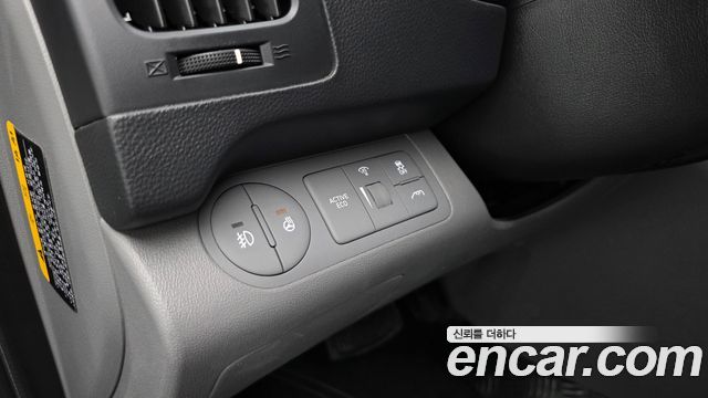 Hyundai Grand Starex Van 5-Seater Smart 2021 — фото 19