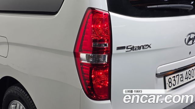 Hyundai Grand Starex Van 5-Seater Smart 2021 — фото 23