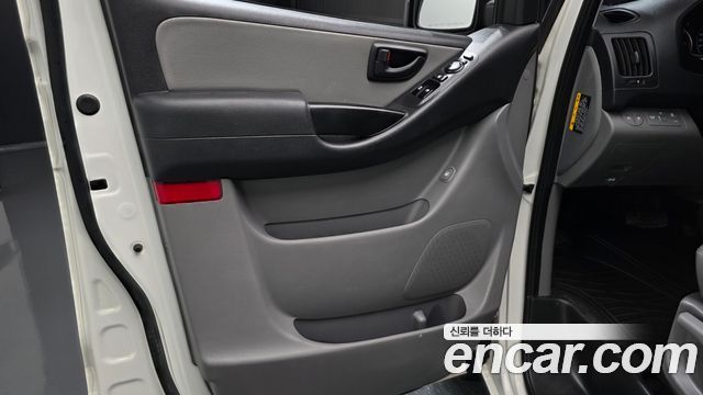 Hyundai Grand Starex Van 5-Seater Smart 2021 — фото 25