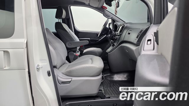 Hyundai Grand Starex Van 5-Seater Smart 2021 — фото 26