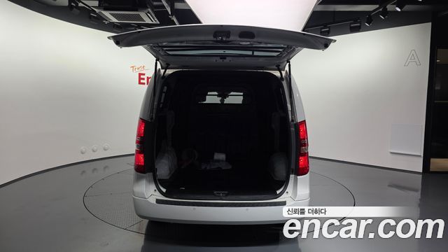 Hyundai Grand Starex Van 5-Seater Smart 2021 — фото 30
