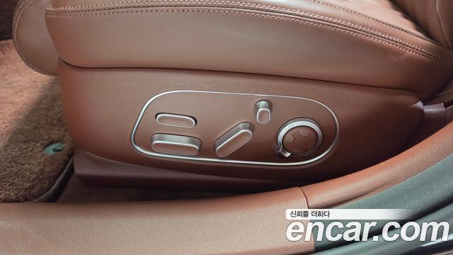 Genesis G90 (RS4) Gasoline 3.5 Turbo e-S/C AWD LWB 2023 — фото 40