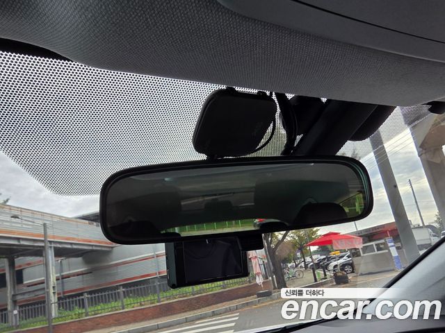 Toyota Prius (IV) 1.8 E 2018 — фото 18