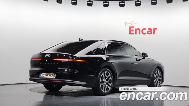 Hyundai Grandeur (GN7) 2,5 Gasoline 2WD Exclusive 2023 — фото 2