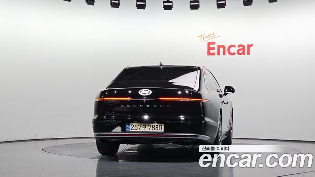 Hyundai Grandeur (GN7) 2,5 Gasoline 2WD Exclusive 2023 — фото 4