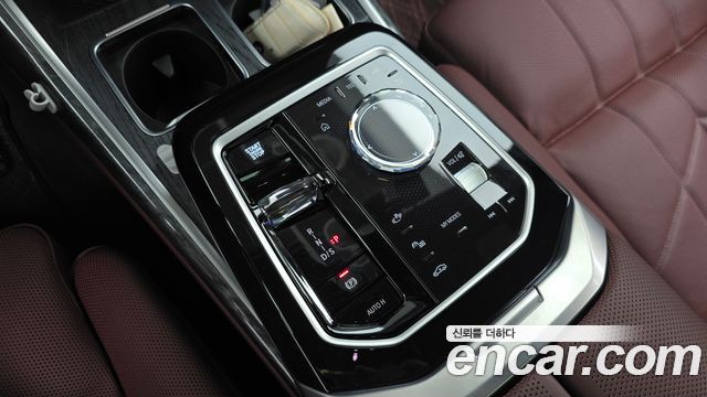 BMW 7 Series (G70) 740i xDrive M Sport Limited 2026 — фото 9