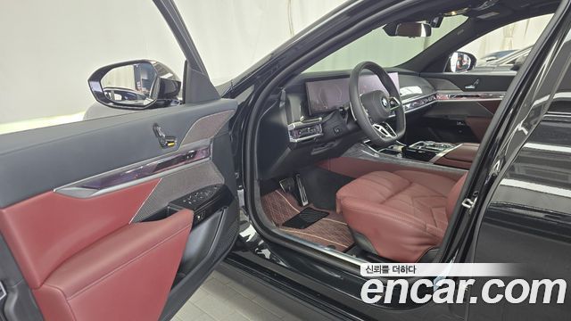 BMW 7 Series (G70) 740i xDrive M Sport Limited 2026 — фото 10