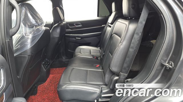 Ford Explorer 2.3 Limited 4WD 5th 2018 — фото 11