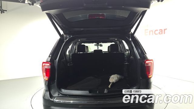 Ford Explorer 2.3 Limited 4WD 5th 2018 — фото 18