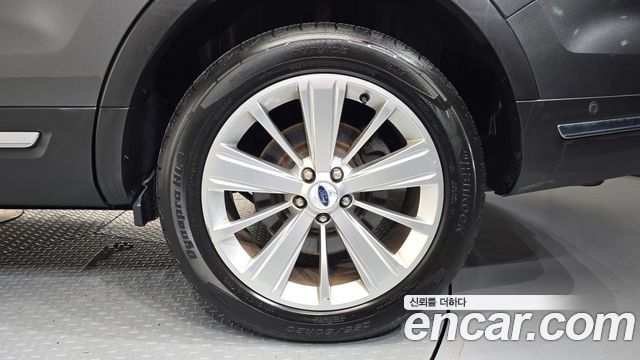 Ford Explorer 2.3 Limited 4WD 5th 2018 — фото 21