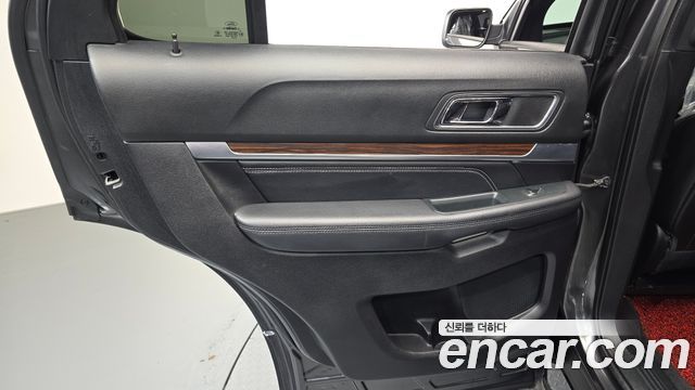 Ford Explorer 2.3 Limited 4WD 5th 2018 — фото 25