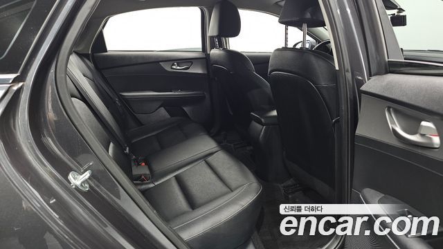 Kia K3 Luxury 2020 — фото 26