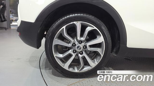 KG Mobility (SsangYong) Tivoli LX 2WD HI-DLX 2015 — фото 5
