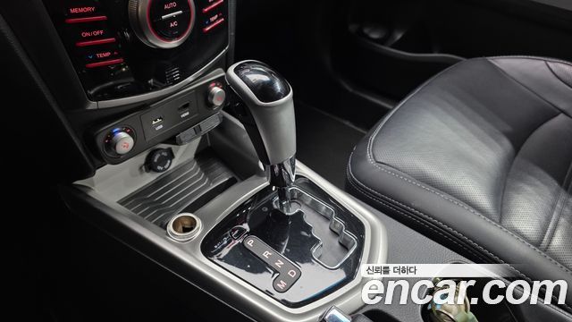 KG Mobility (SsangYong) Tivoli LX 2WD HI-DLX 2015 — фото 9