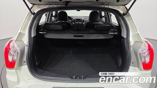 KG Mobility (SsangYong) Tivoli LX 2WD HI-DLX 2015 — фото 16